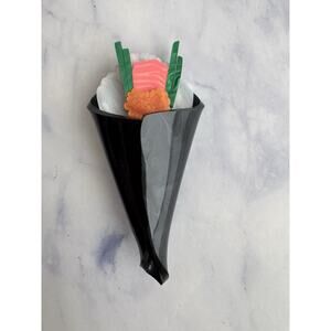 La Vidriola Homemade Temaki Brooch 2/15